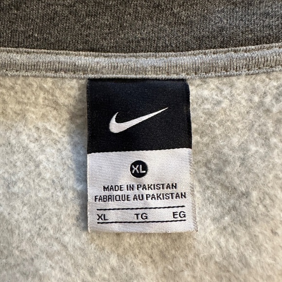 Men’s full zip Nike jacket. Size XL - Picture 4 of 6